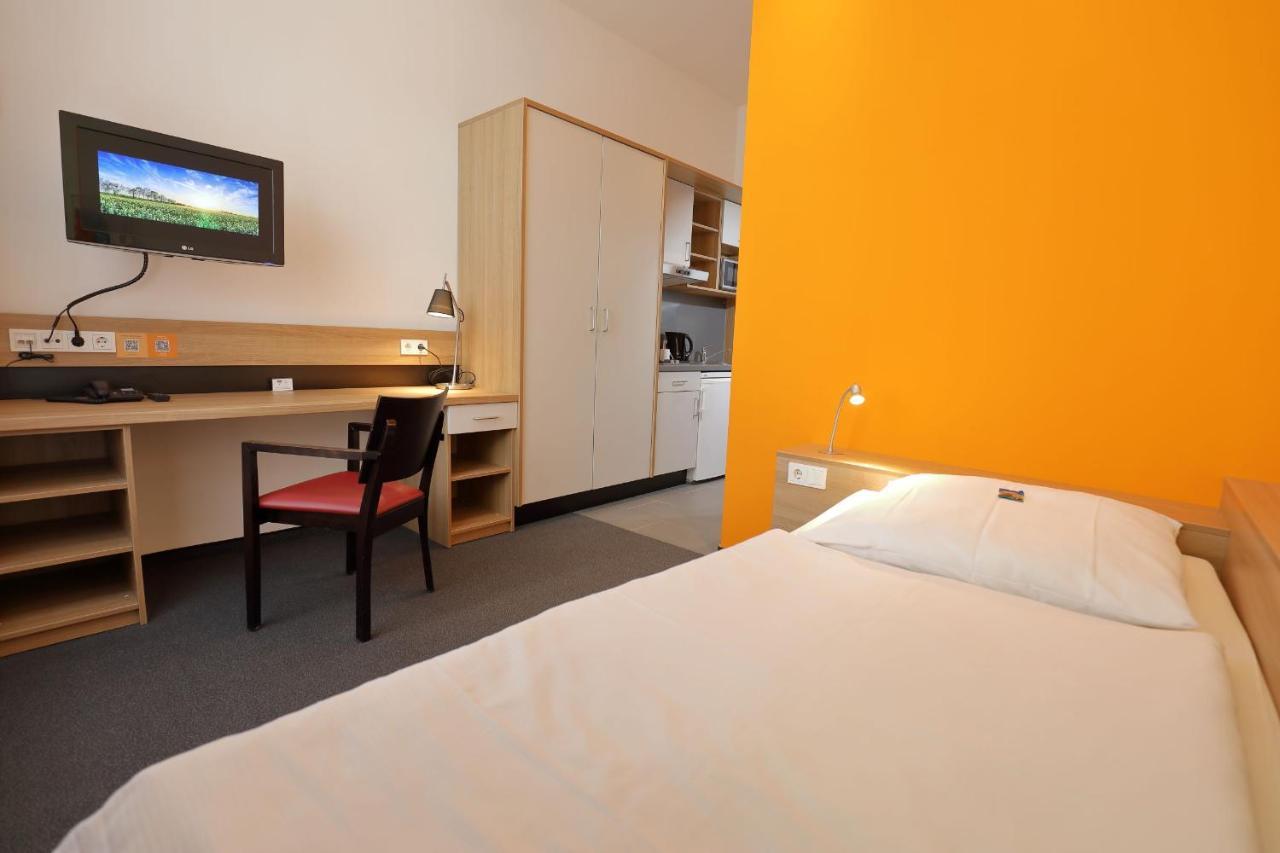 Townhouse Düsseldorf Aparthotel Buitenkant foto